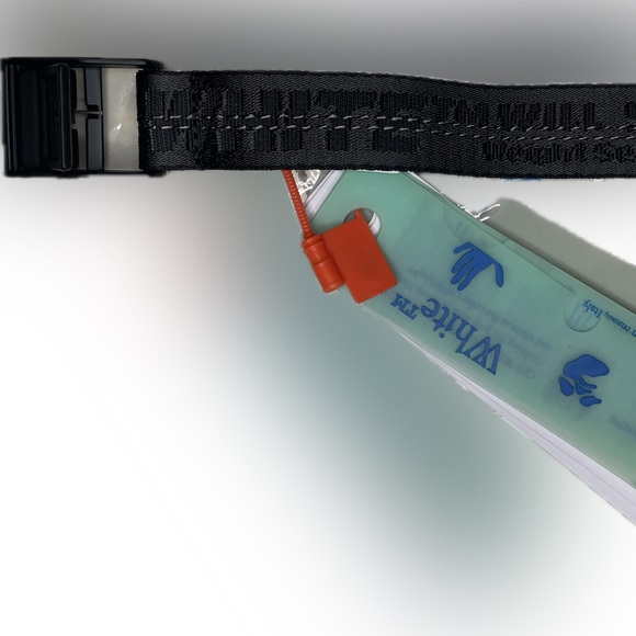Off White Classic Industrial Belt Mini (Black)
Unisex